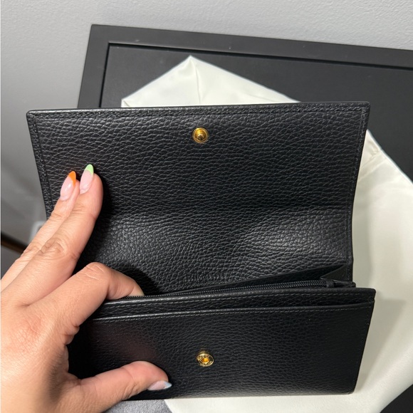 Gucci GG Marmont leather continental wallet
Style: 456116 CAO0G 1000 - Picture 3 of 14